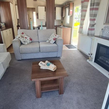 Hoburne Devon Bay Gorgeous 2 Bed Static Caravan With Decking Hotel Paignton Exterior photo